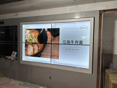 广东河源某展厅55寸透明拼接显示屏